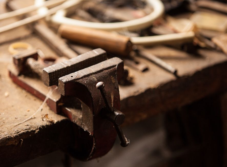 The right tools matter - comparing DIY website builders to a professional Buffalo web designer.